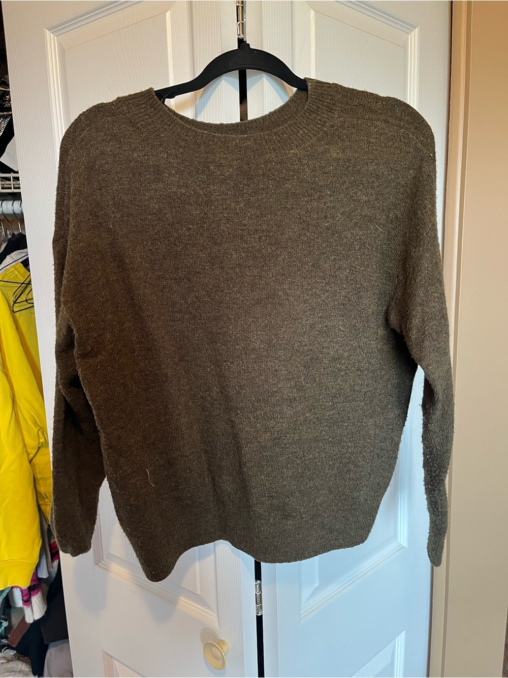 H&M Crewneck Sweater in Olive Green